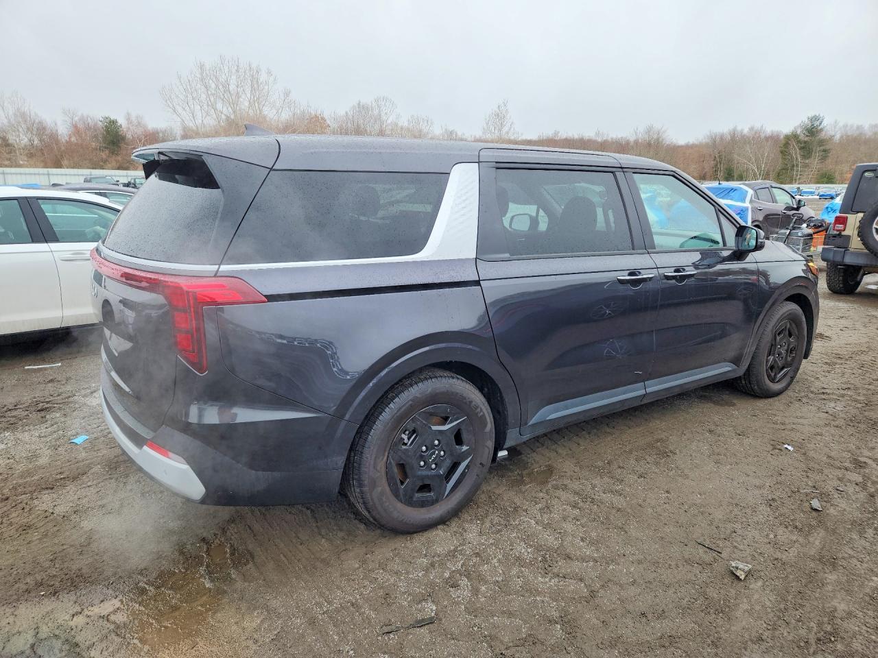 2025 Kia Carnival Lx - Фото 3