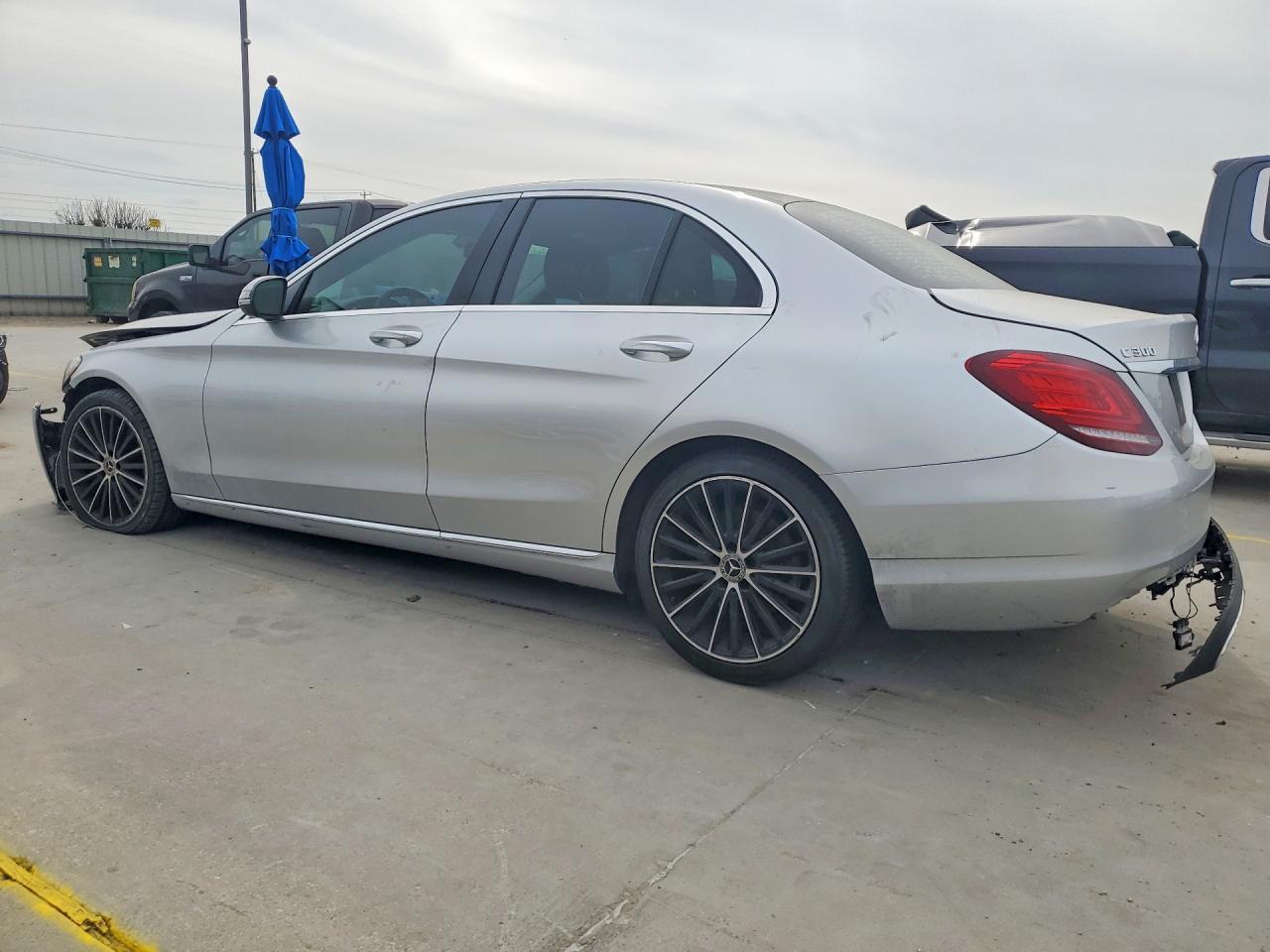 2020 Mercedes-Benz C 300 - Фото 2