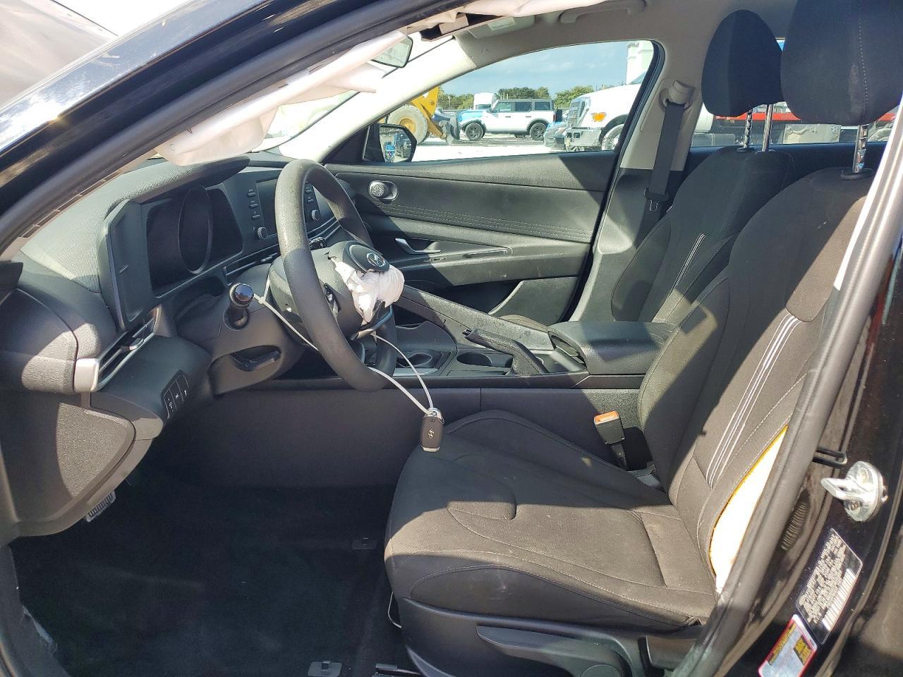 2023 Hyundai Elantra Sel - Фото 7