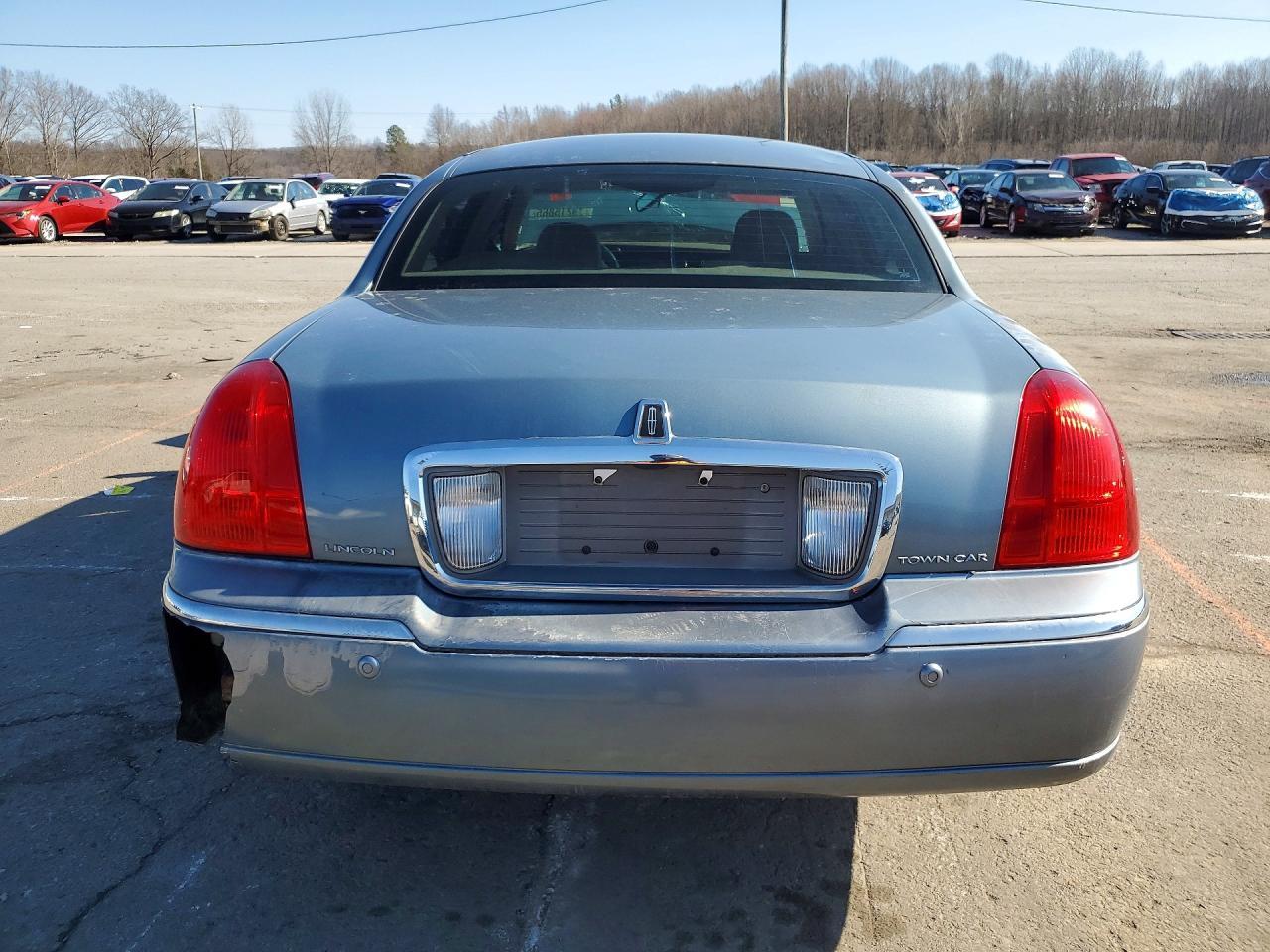 1995 Lincoln Town Car Base - Image 6