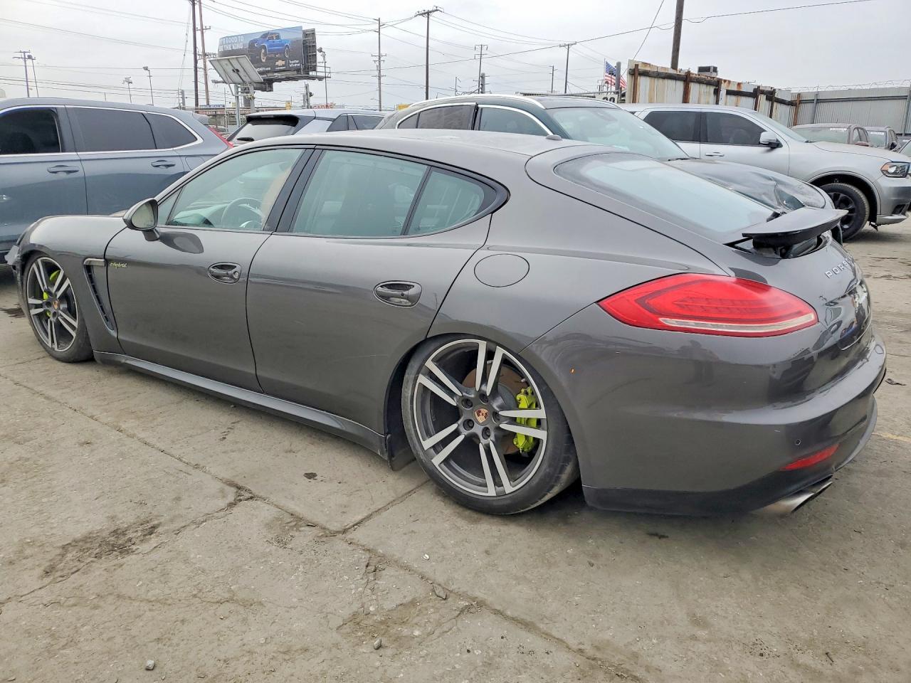 2014 Porsche Panamera S Hybrid - Image 2