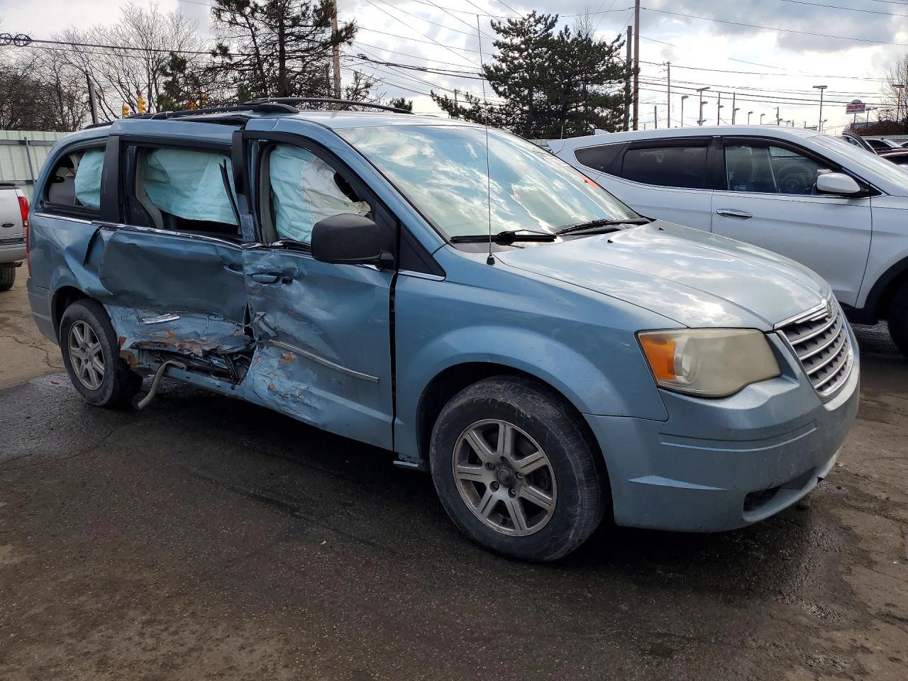 2009 Chrysler Town & Country Touring - Фото 4
