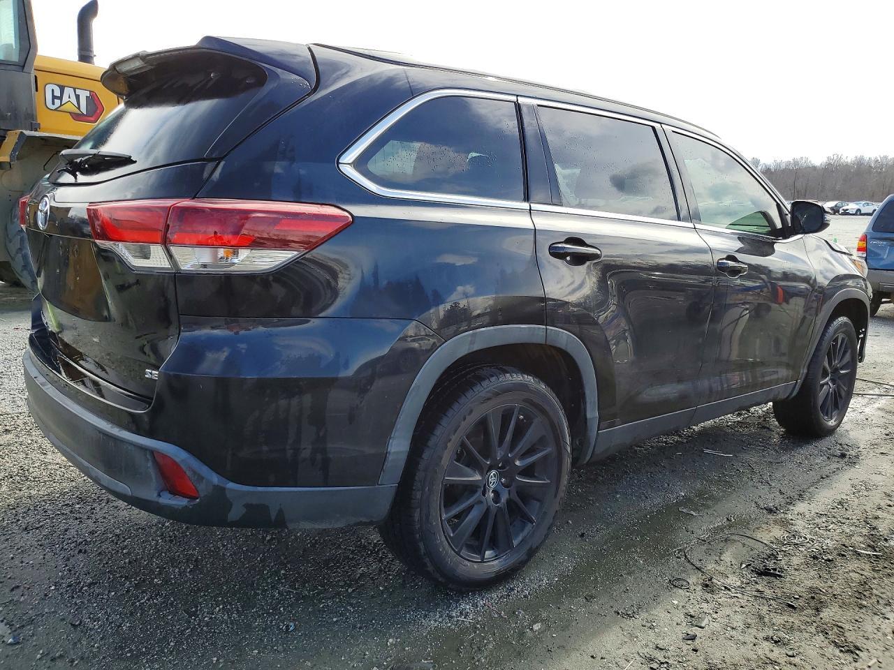 2019 Toyota Highlander Se - Фото 3