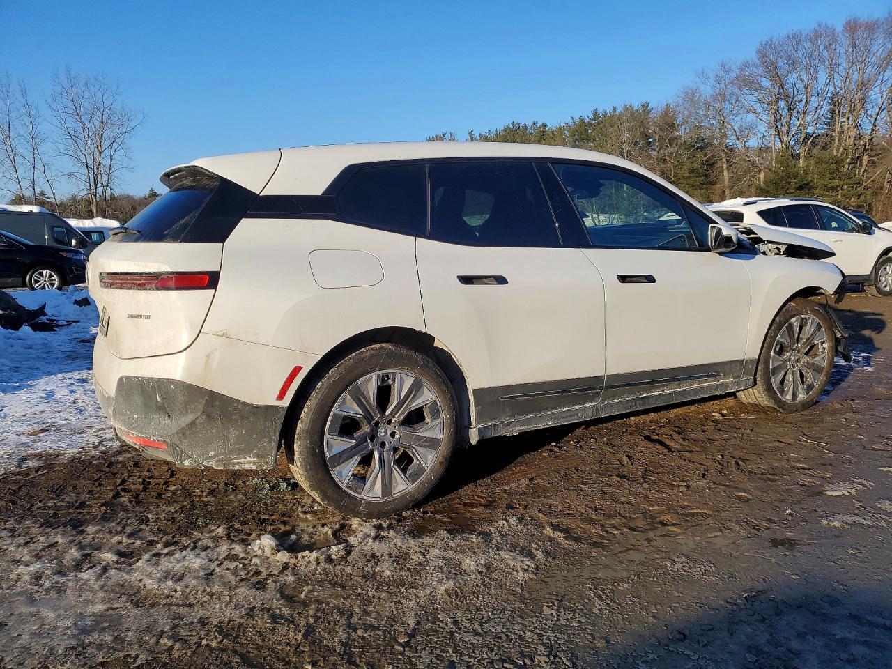 2024 BMW Ix xDrive50 - Image 3