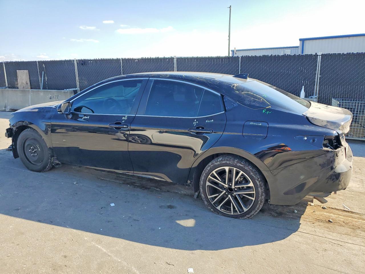 2025 Toyota Camry Xse - Фото 2