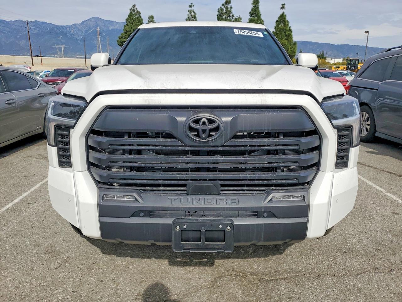 2025 Toyota Tundra Crewmax Sr - Image 5