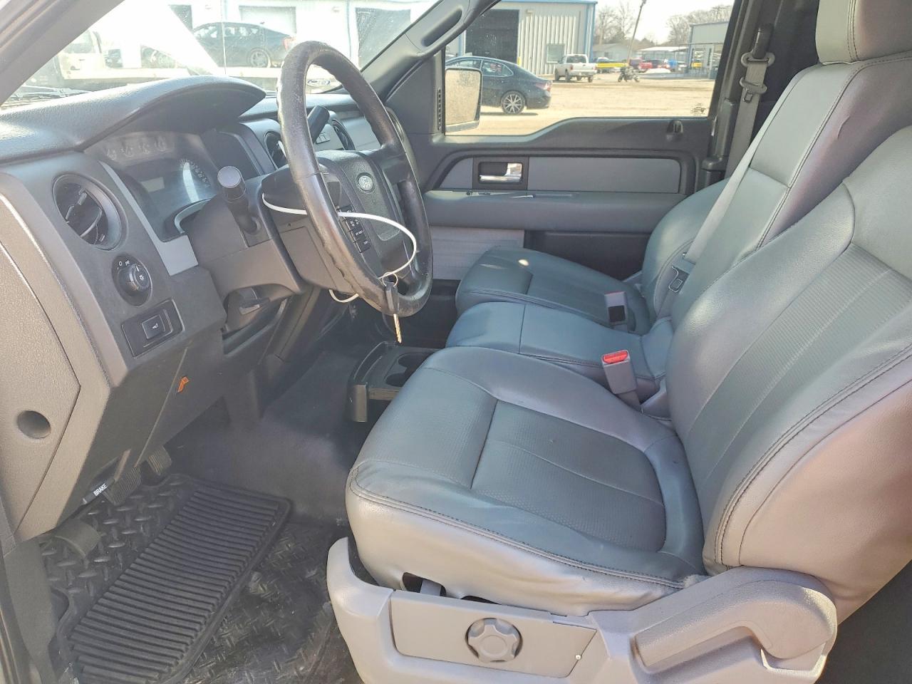 2013 Ford F150 Super Cab - Фото 7