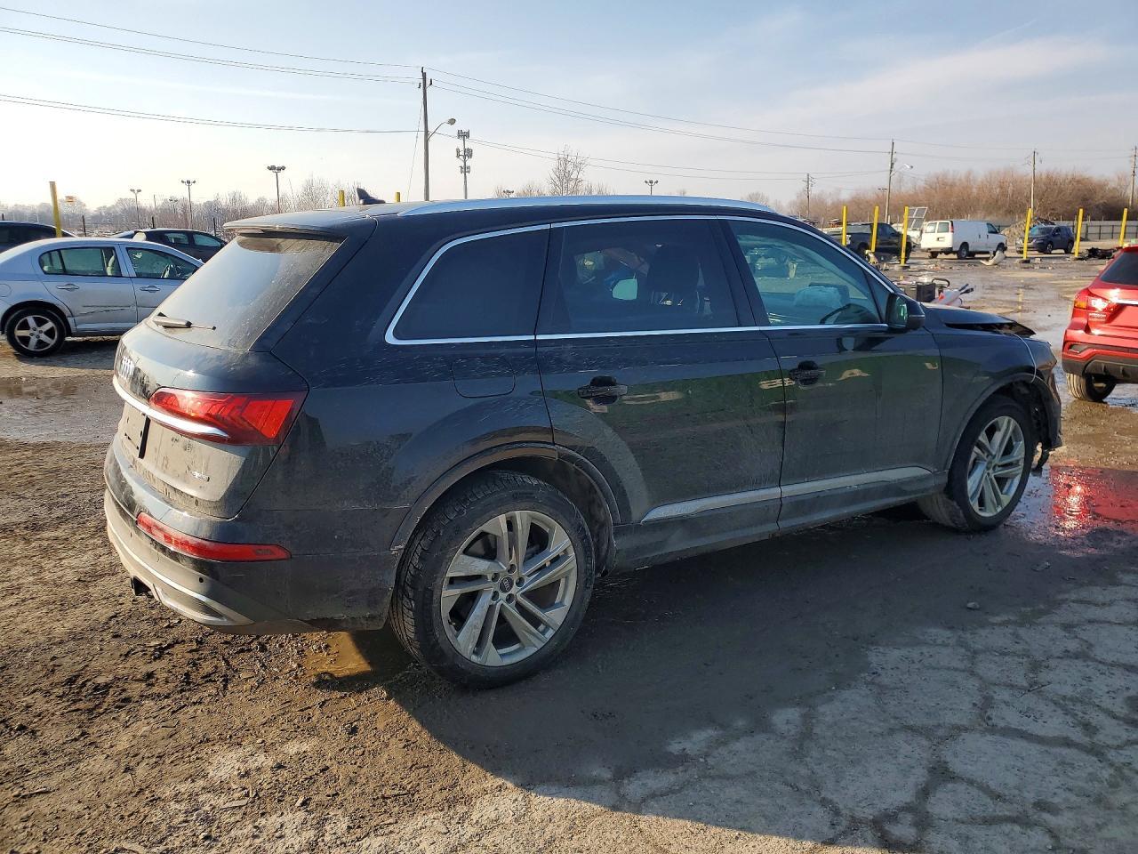 2021 Audi Q7 Premium Plus - Фото 3