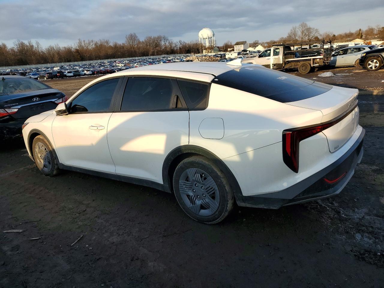 2025 Kia K4 Lx - Image 2