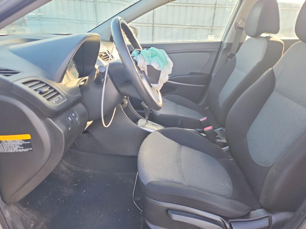 2012 Hyundai Accent Gls - Фото 7