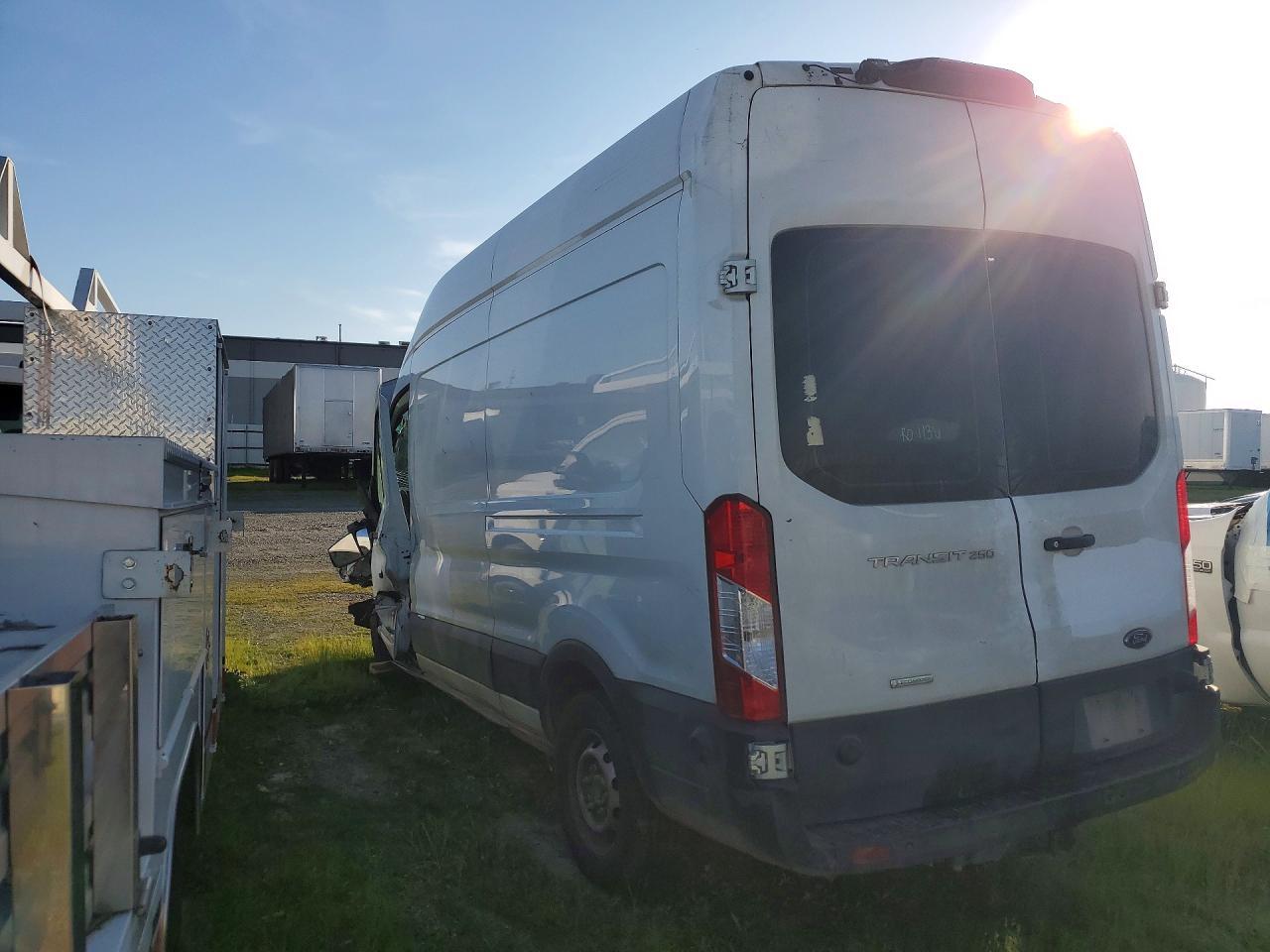 2019 Ford Transit U - Фото 2