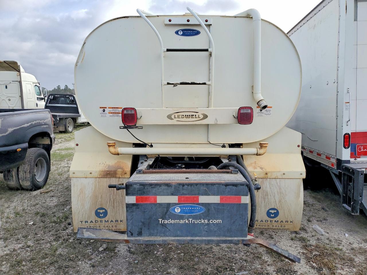 2024 Ford F750 Super Duty Water Truck - Image 6