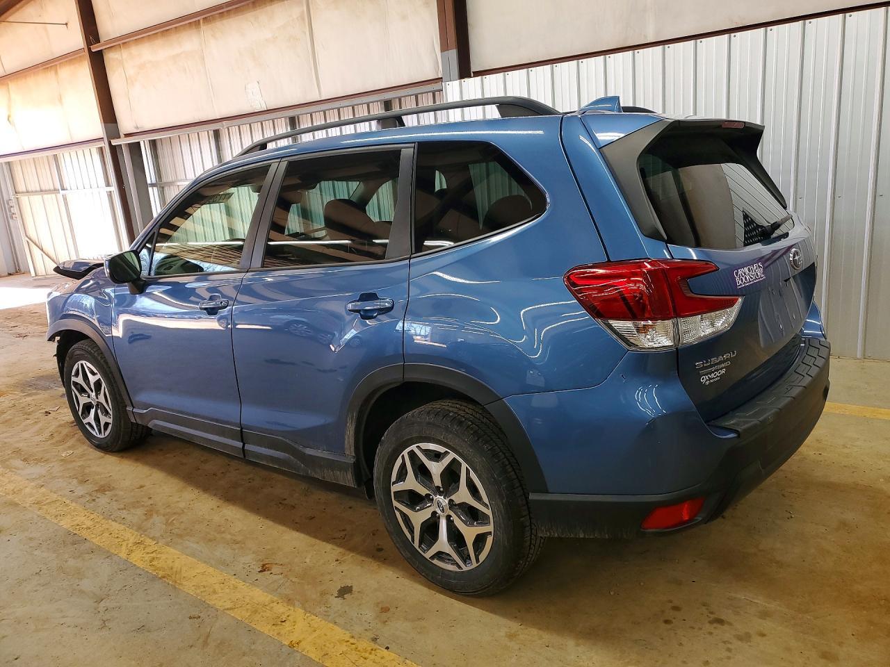 2020 Subaru Forester Premium - Фото 2