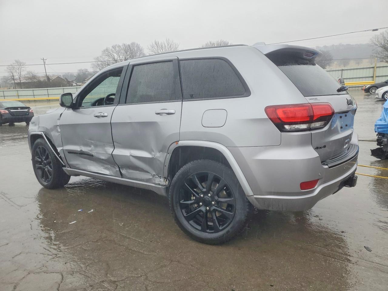 2017 Jeep Grand Cherokee Laredo - Фото 2
