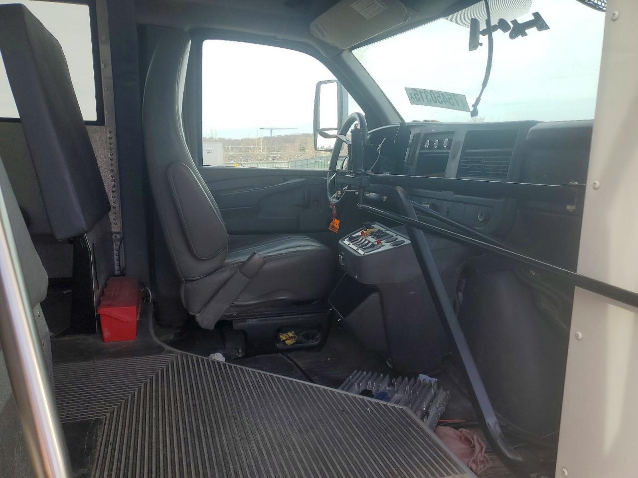 2014 Collins Bantam G4500 - School Bus - Фото 5
