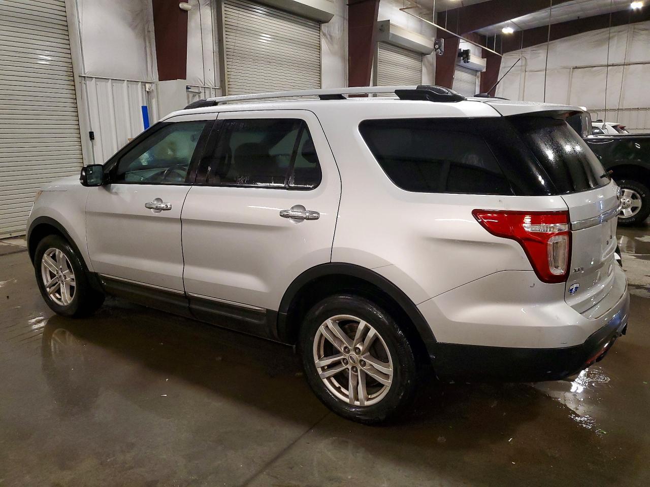 2014 Ford Explorer Xlt - Image 2