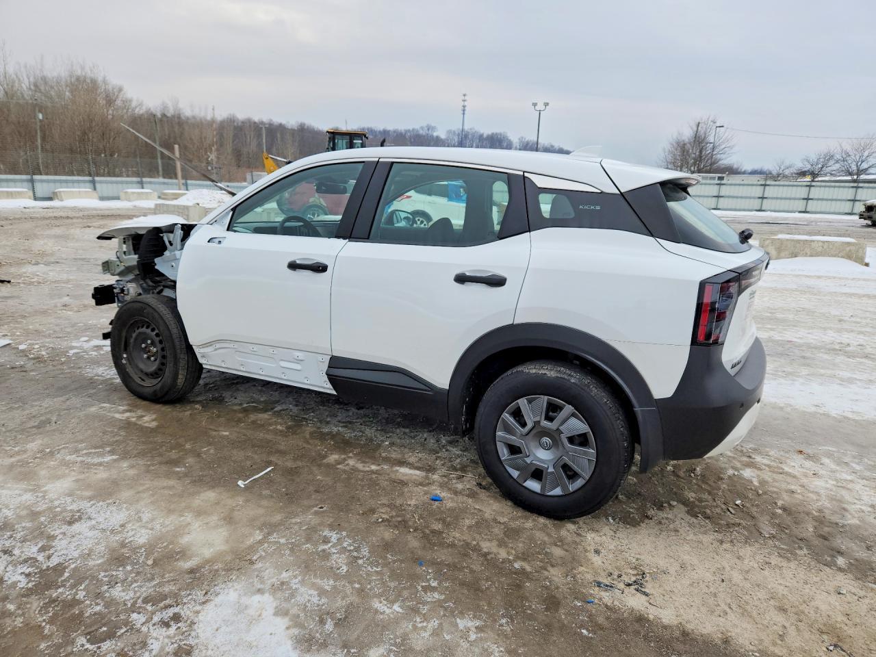 2025 Nissan Kicks S - Фото 2
