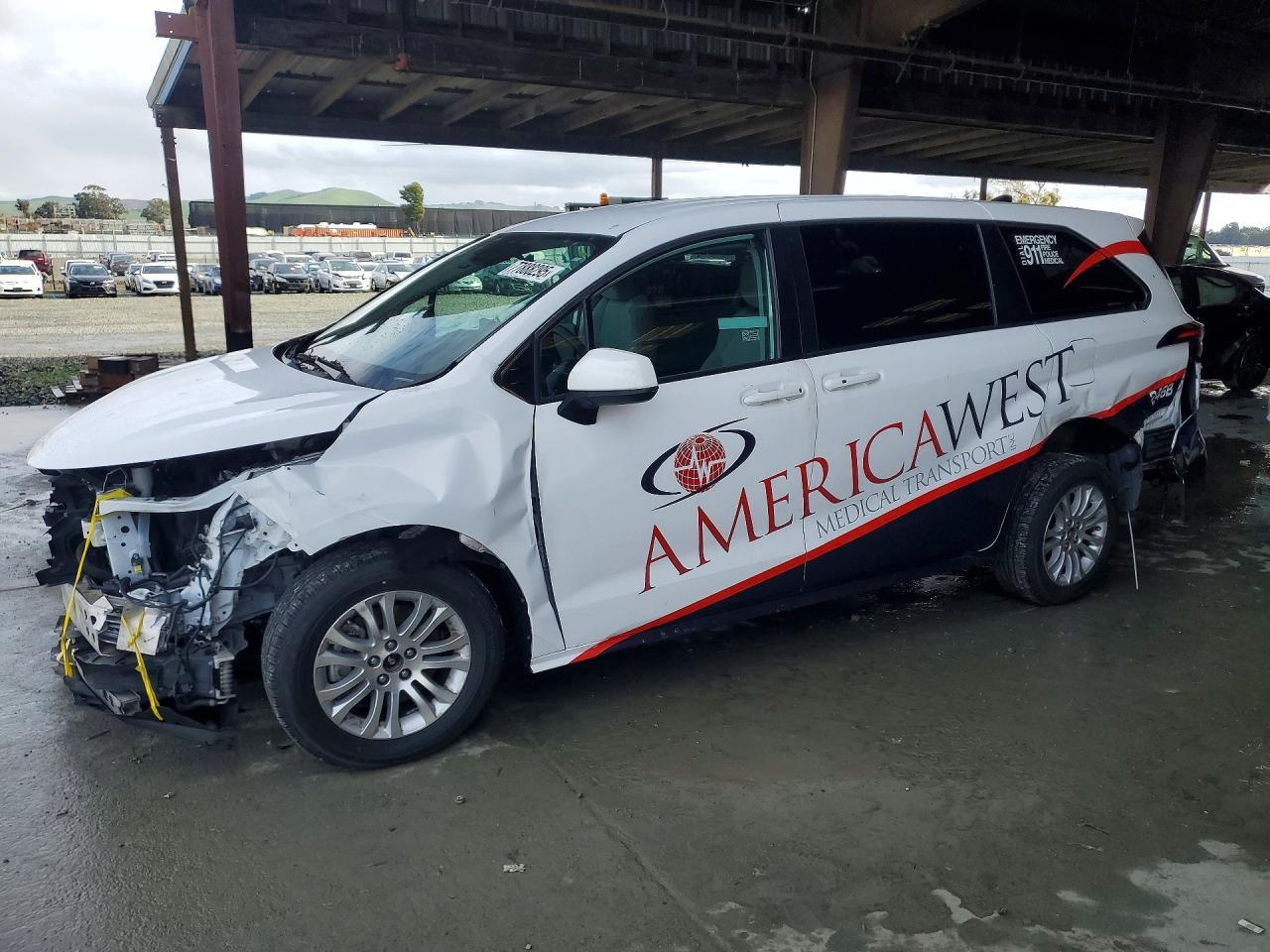 2021 Toyota Sienna Le