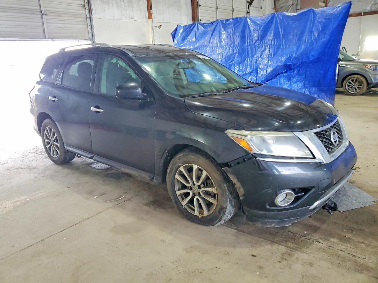 2015 Nissan Pathfinder S - Фото 4