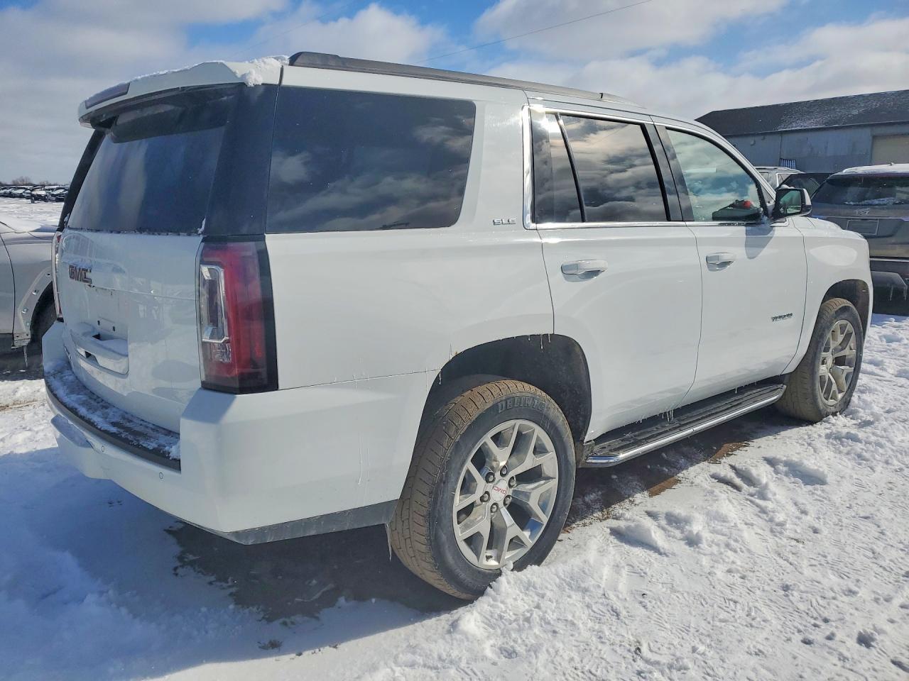 2017 GMC Yukon Sle - Image 3