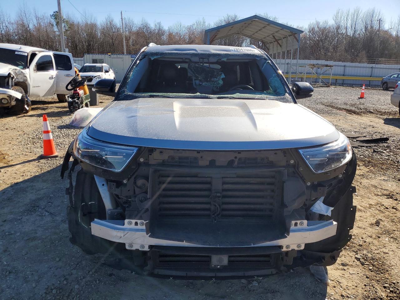 2023 Ford Explorer Limited - Image 5