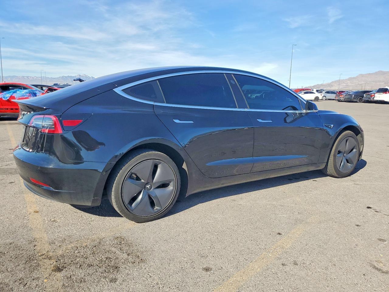 2018 Tesla Model 3 - Image 3