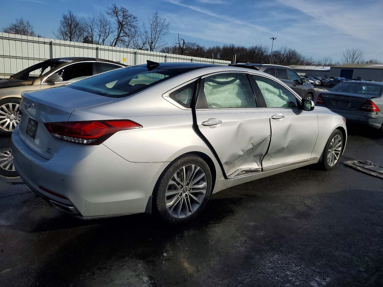 2017 Genesis G80 3.8 - Фото 3
