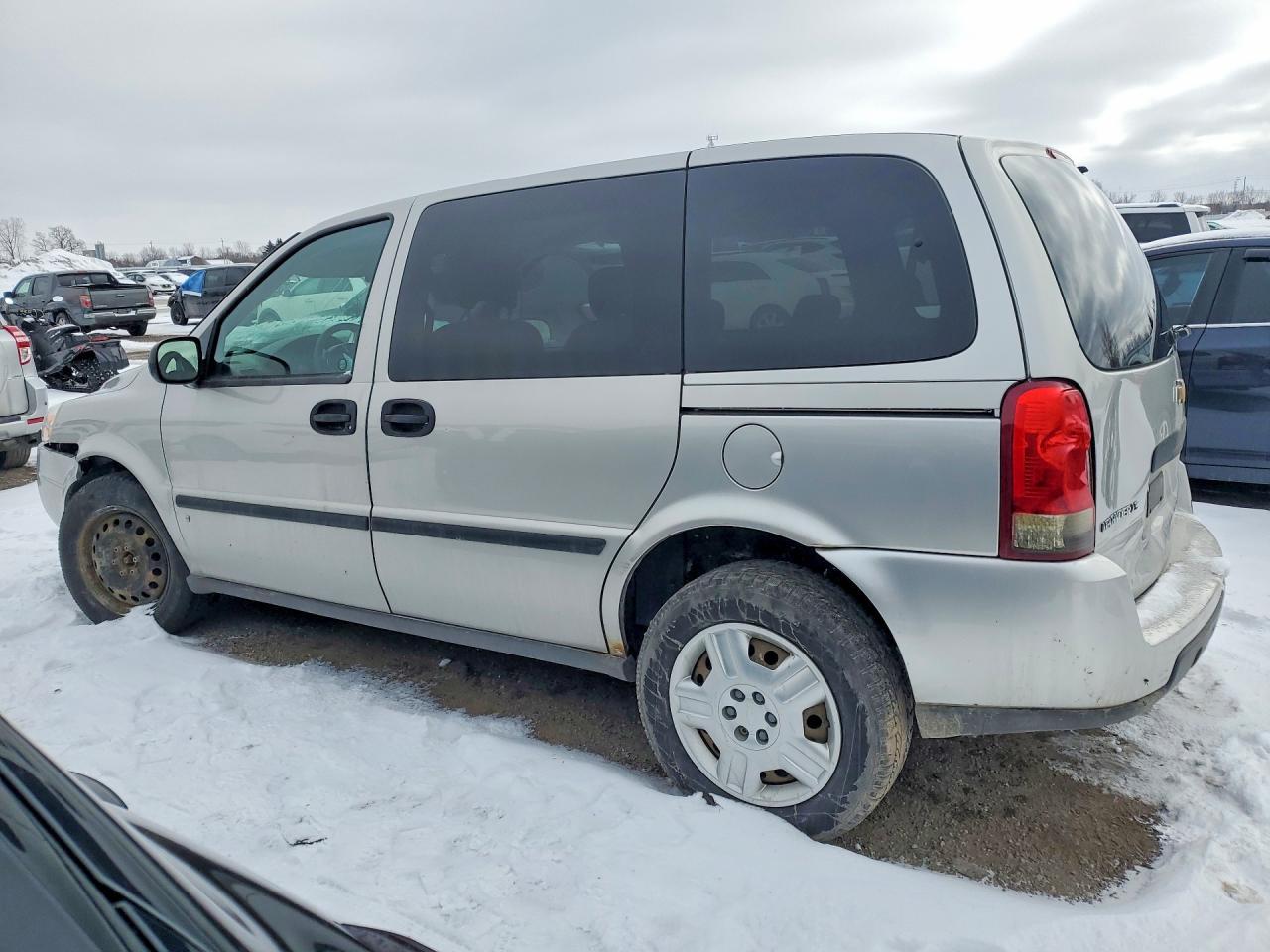 2009 Chevrolet Uplander Ls - Image 2