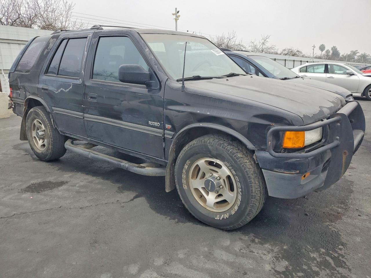 1997 Isuzu Rodeo - Image 4