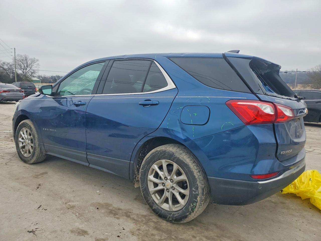 2020 Chevrolet Equinox Lt - Image 2