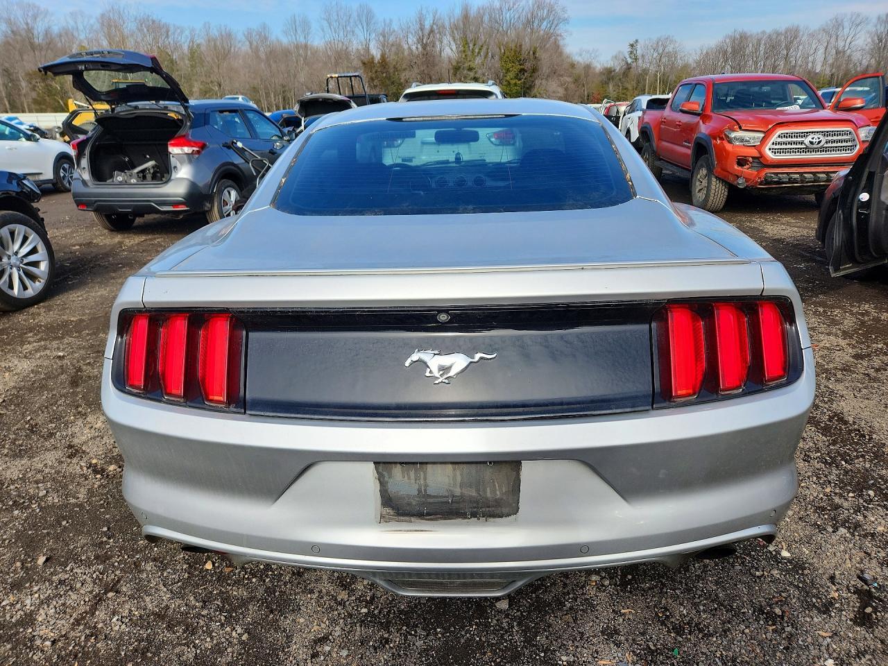 2016 Ford Mustang - Image 6