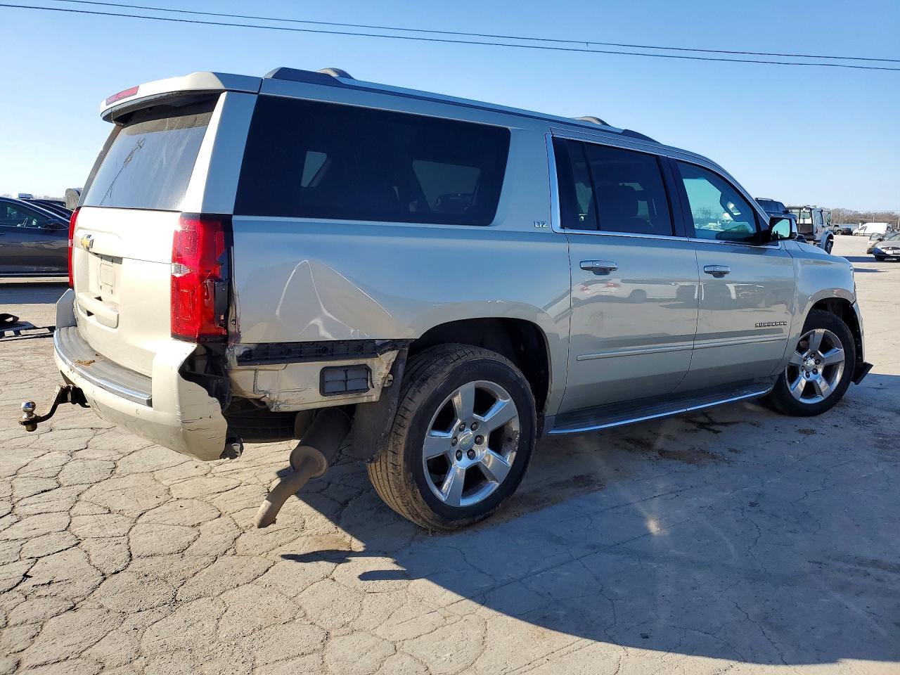 2015 Chevrolet Suburban K1500 Ltz - Фото 3