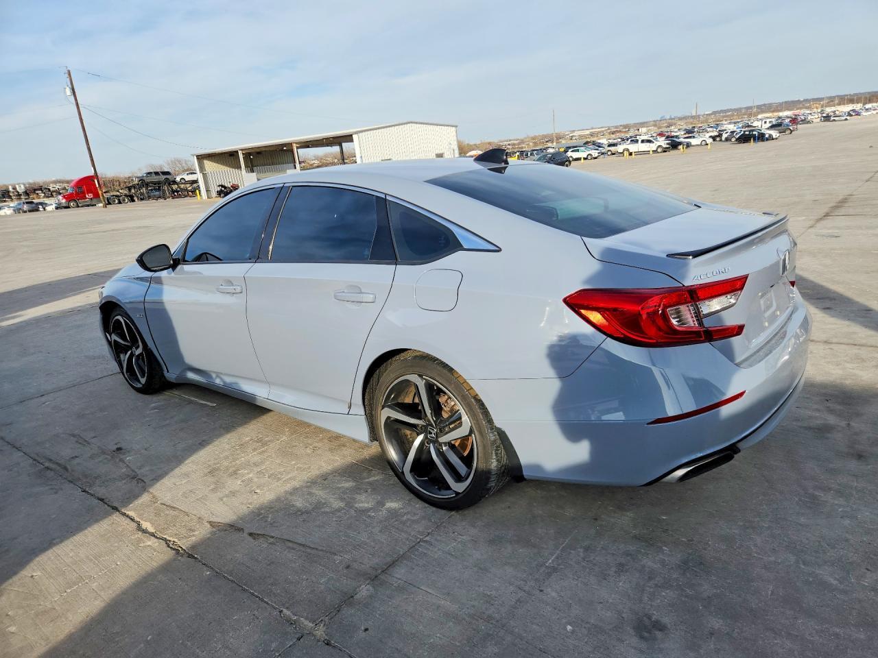 2022 Honda Accord Sport - Фото 2