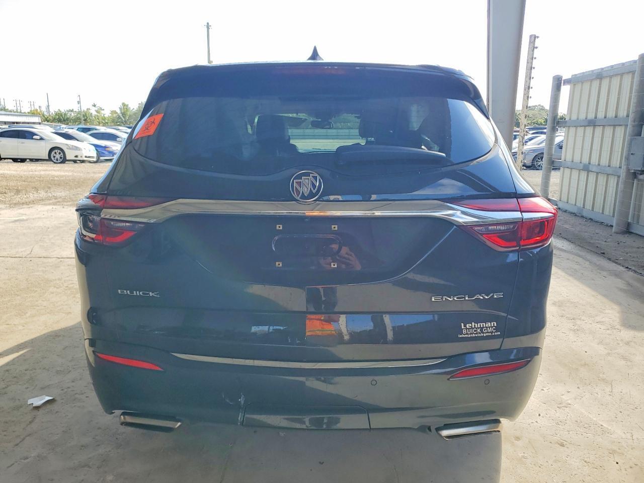2018 Buick Enclave Essence - Image 6