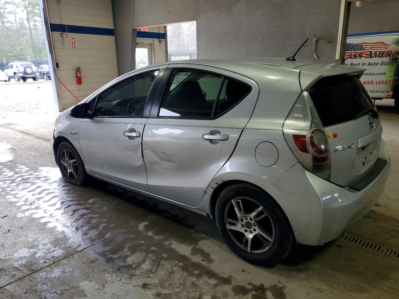 2013 Toyota Prius C - Image 2