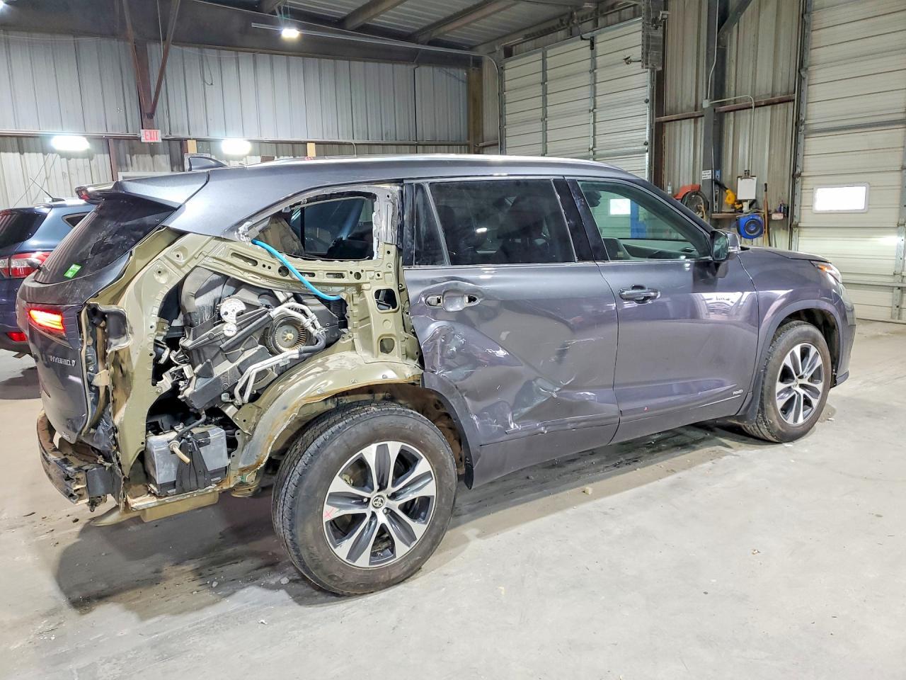 2020 Toyota Highlander Hybrid Xle - Image 3