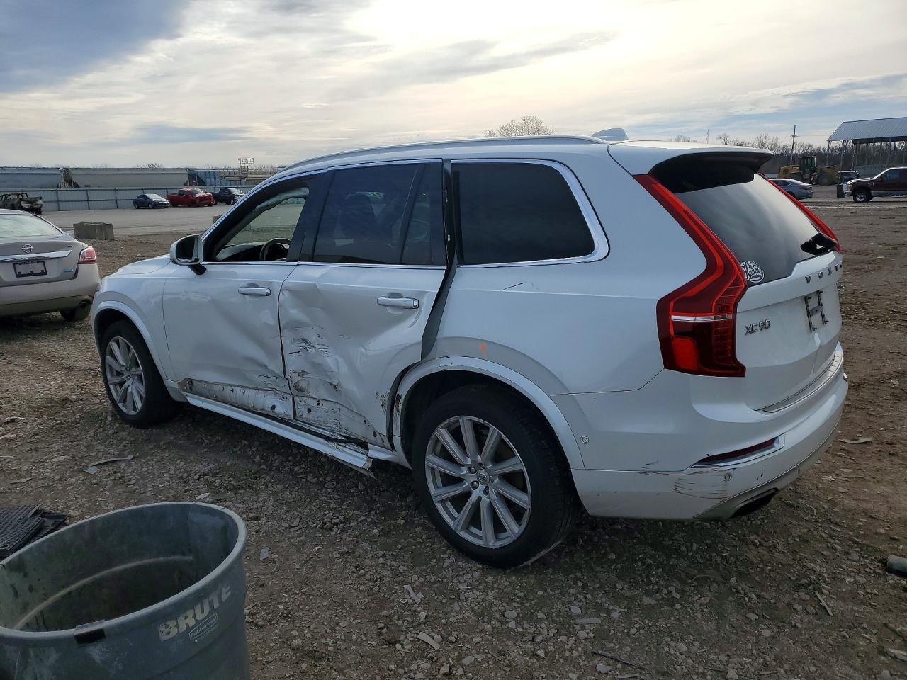 2017 Volvo Xc90 T6 - Фото 2