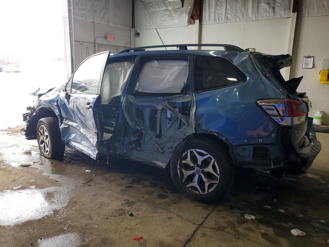 2019 Subaru Forester Premium - Фото 2
