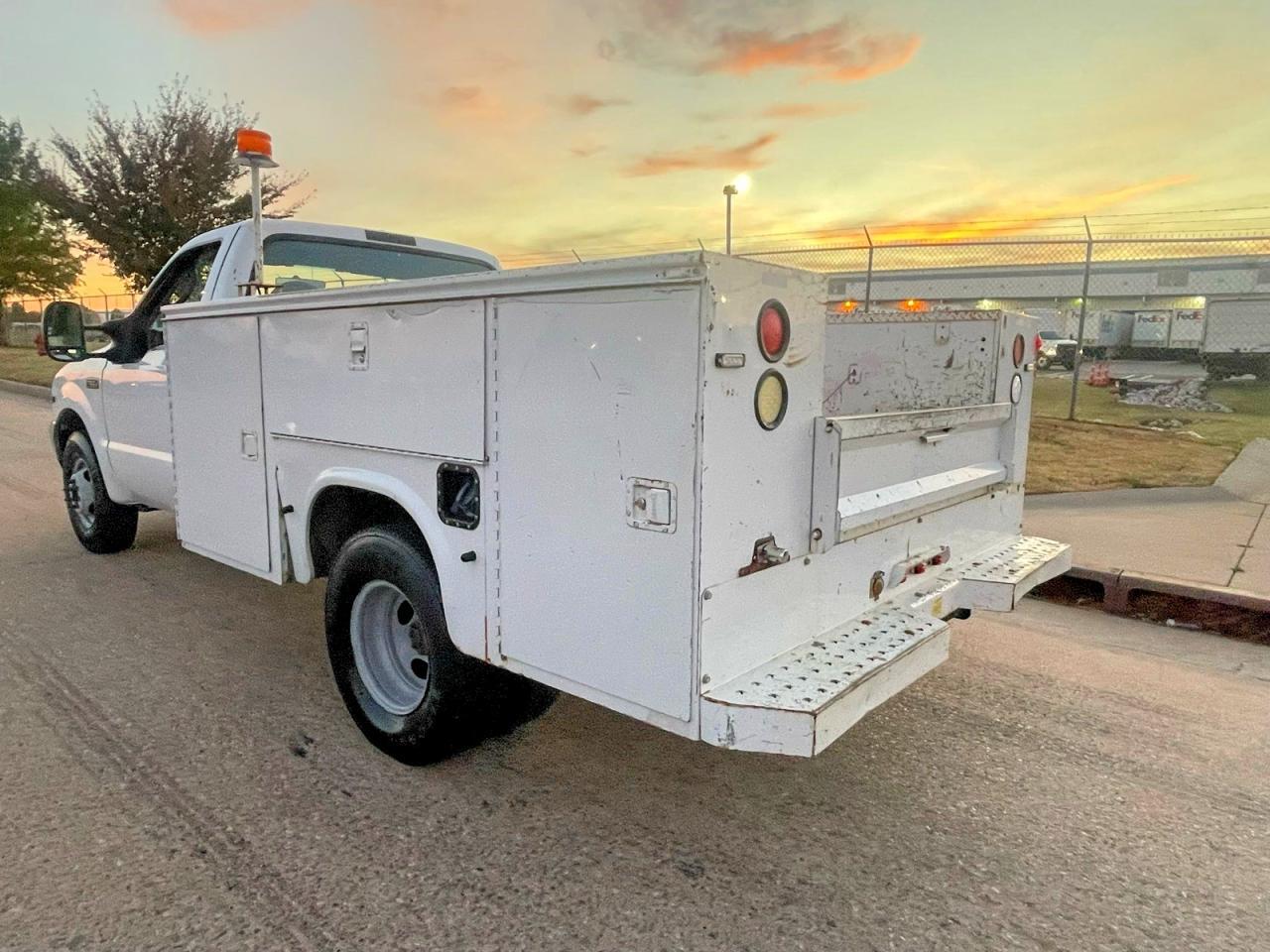 2003 Ford F350 Super Duty - Image 3