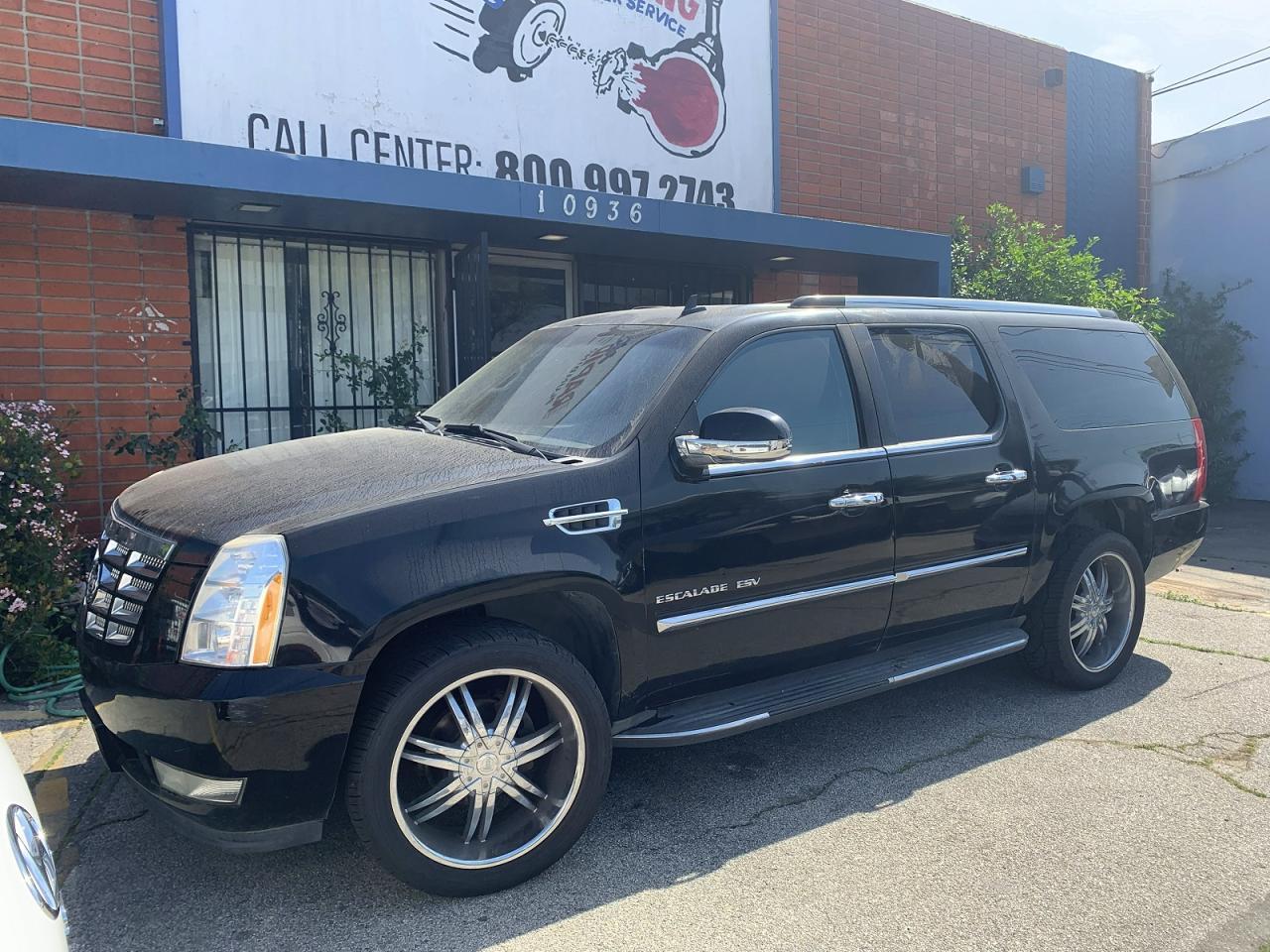 2011 Cadillac Escalade Esv - Фото 2