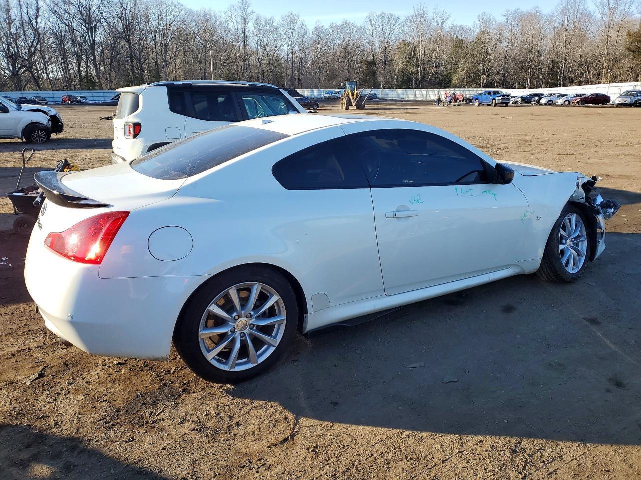 2015 Infiniti Q60 Journey - Image 3