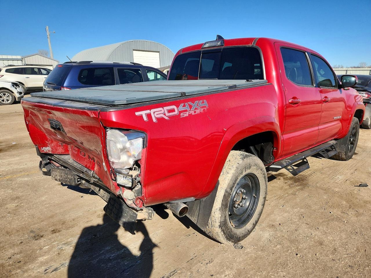 2017 Toyota Tacoma - Фото 3