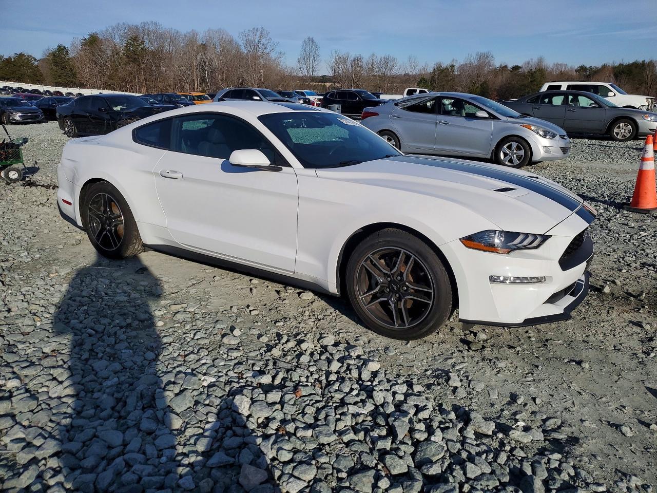 2022 Ford Mustang - Фото 4