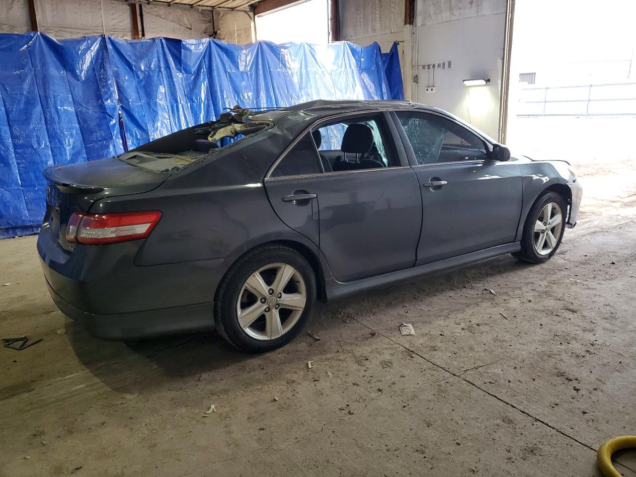 2011 Toyota Camry Base - Фото 3