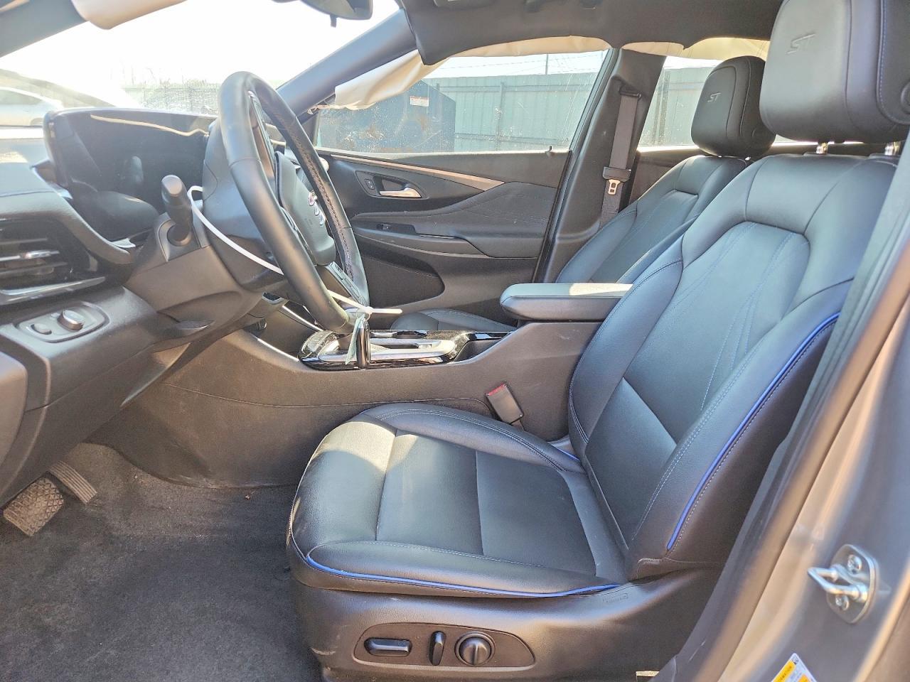 2025 Buick Envista Sport Touring - Image 7