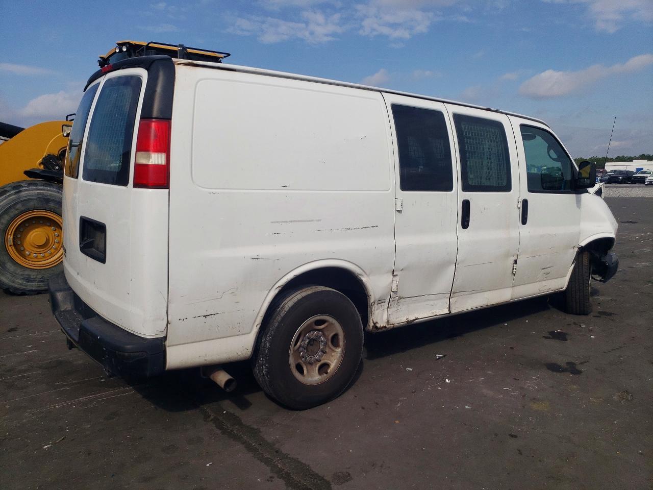 2013 Chev Express Cargo 2500 1 - Фото 3