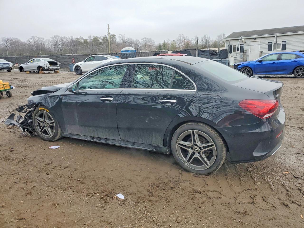 2022 Mercedes-Benz A 220 4Matic - Фото 2