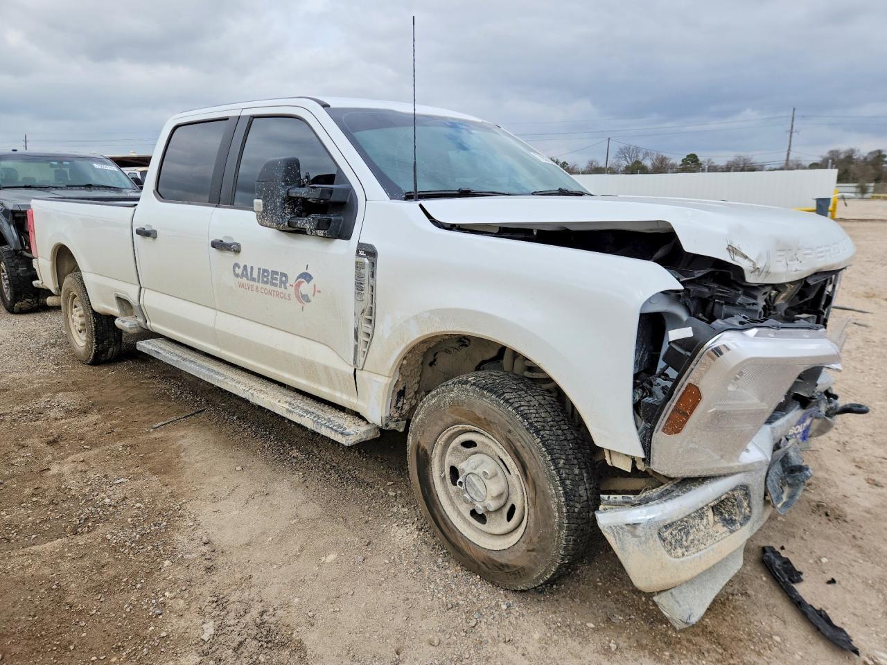 2025 Ford F250 Super Duty - Фото 4