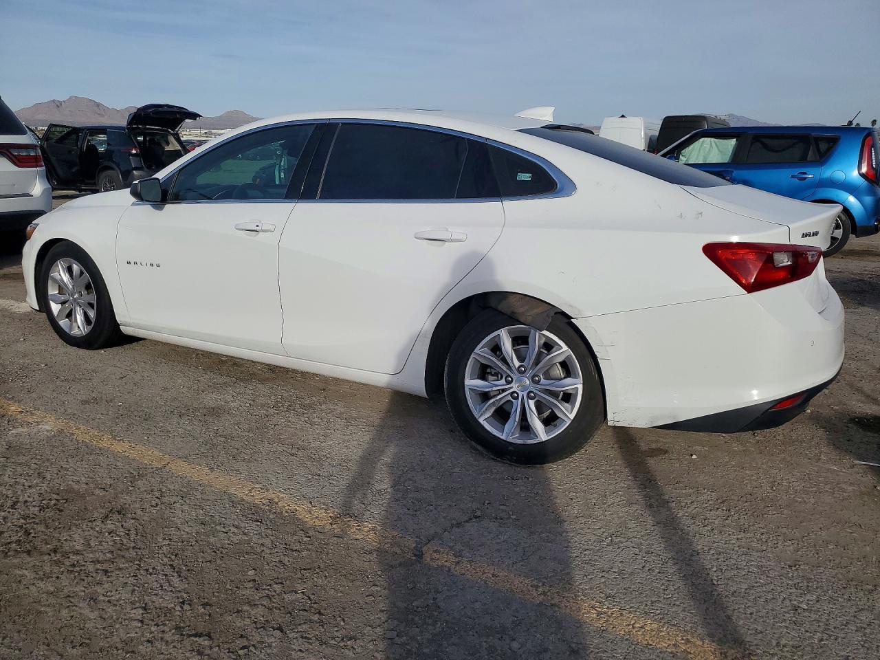 2024 Chevrolet Malibu Lt - Фото 2