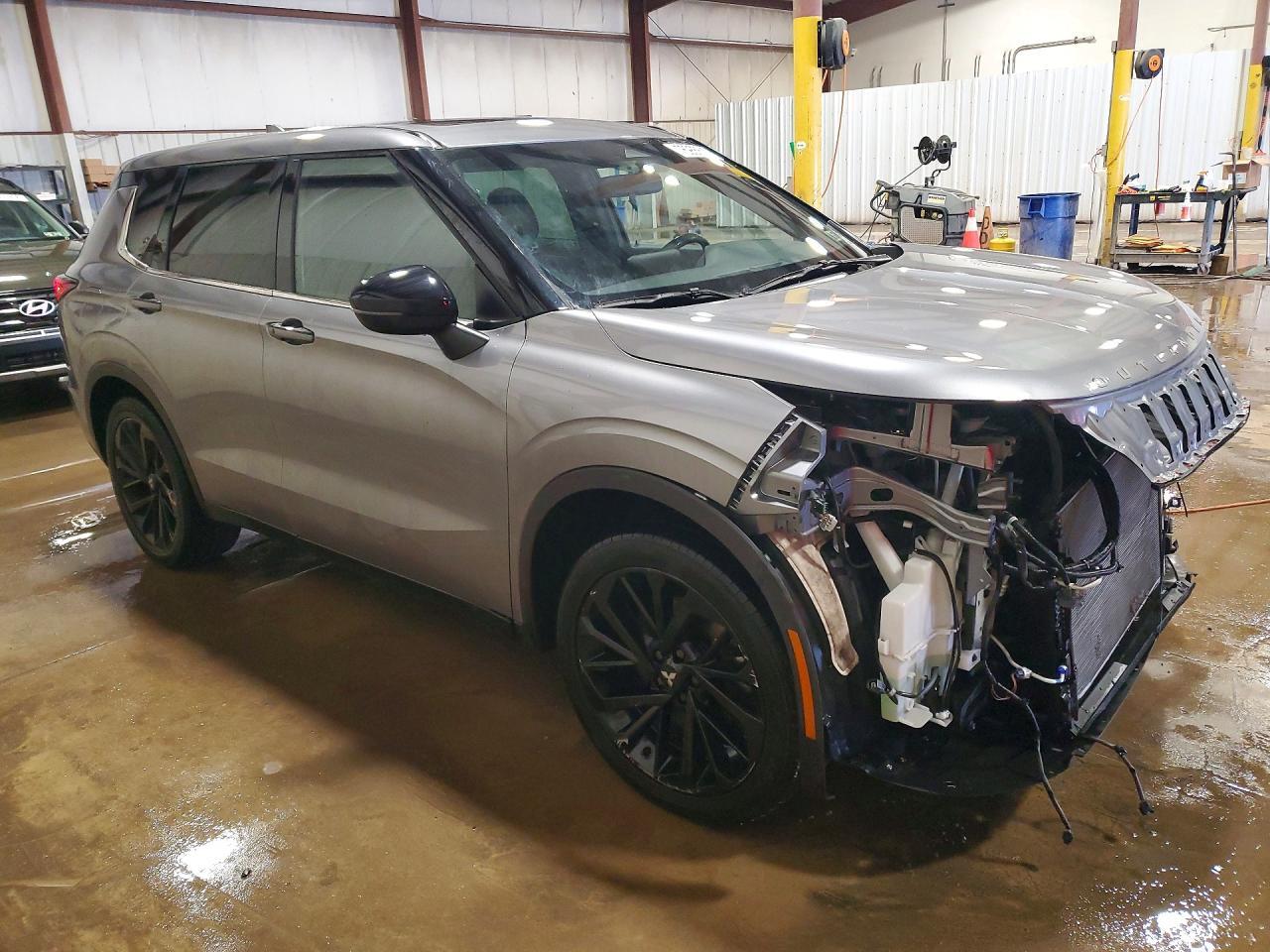 2022 Mitsubishi Outlander Se - Фото 4